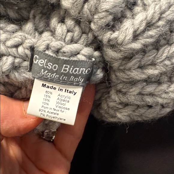 Winter hat - Picture 3 of 3